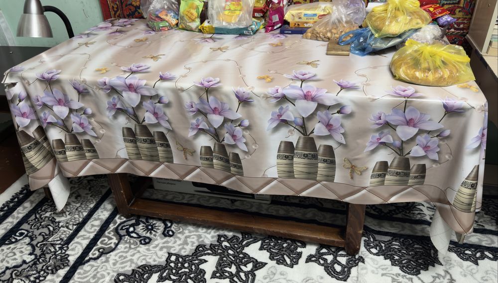 Продается стол в отличном состоянии