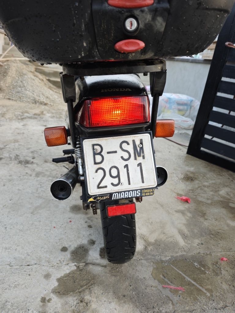 Vand HONDA cb 250 two fifty an 1996 in perfecta stare de funcționare