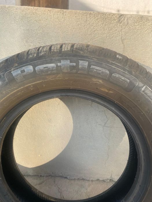 Зимние шины почти новые