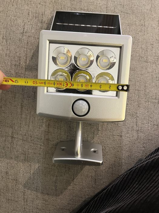Lampa solara proiector curte cu acumulator  150 lumeni mica noua