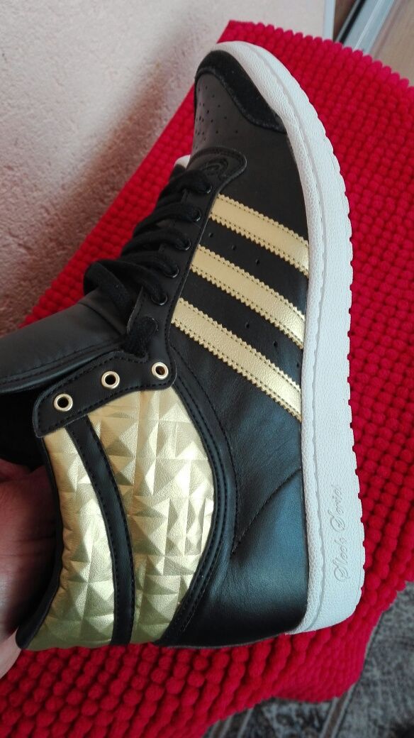 Bascheti Adidas noi nr 42 piele