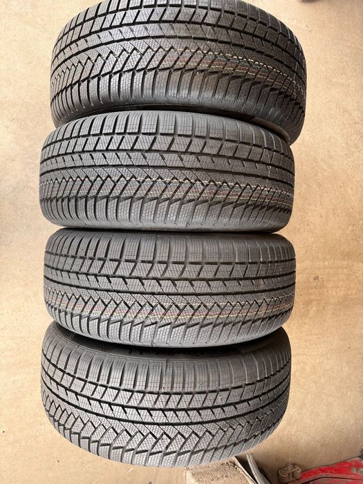 Vând 4 anvelopele 265/55/19 continental de iarnă noi