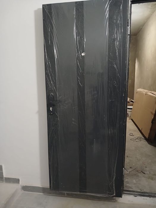 Железная дверь новая