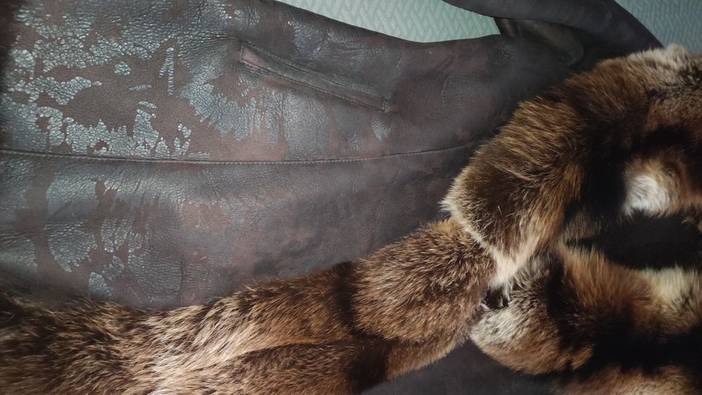 Продается натуральная дублёнка в отличном состоянии. Очень красивая