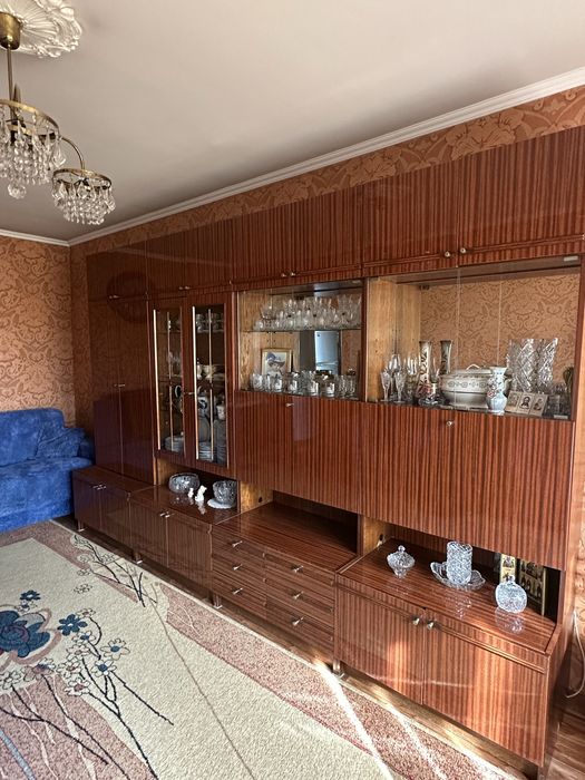 Сервант/стенка продам срочно