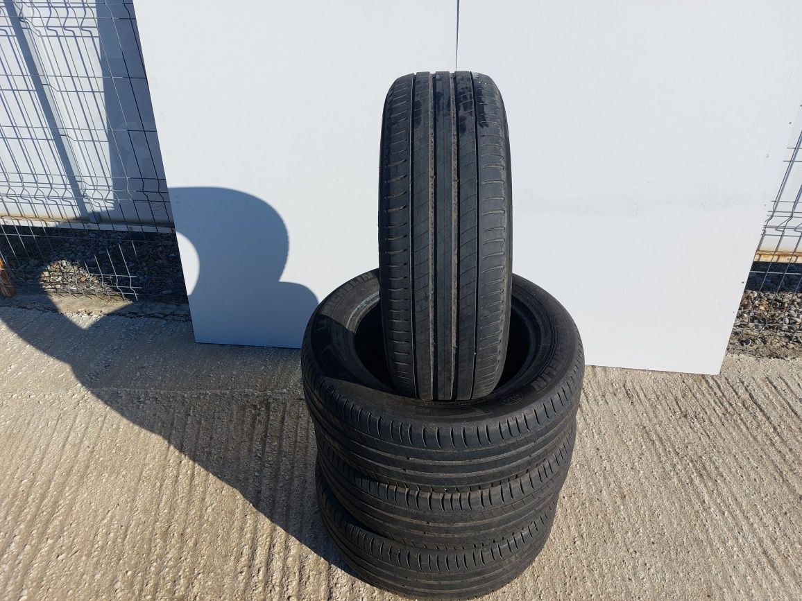 125 lei bucata! Set anvelope VARA 215 60 17 Michelin