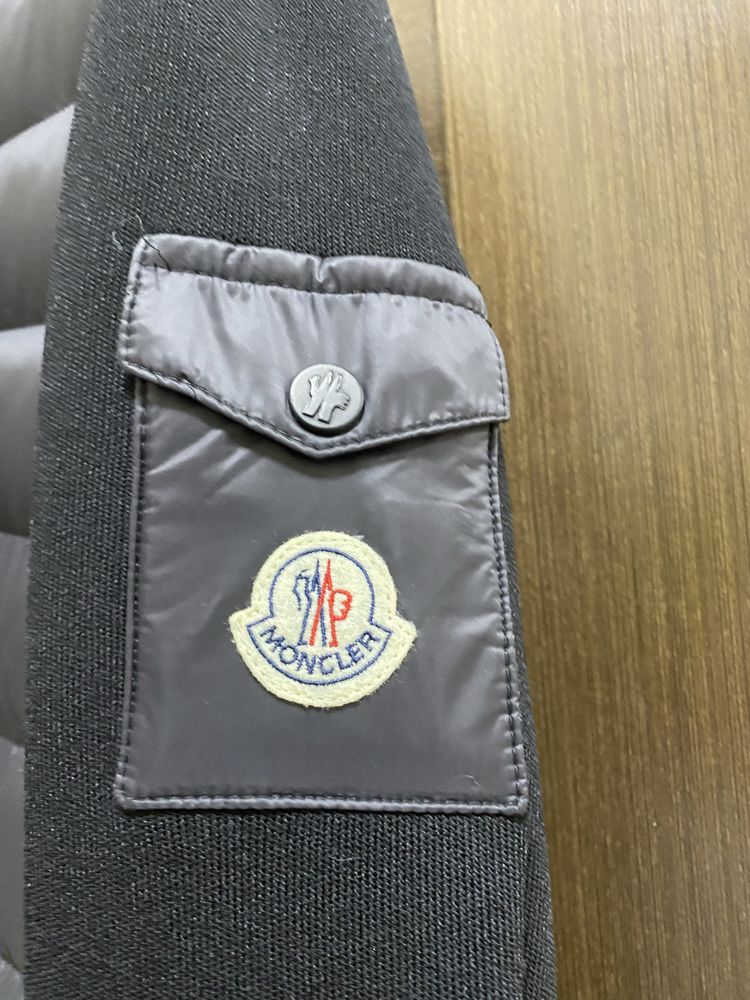 Продам мужскую кофту брендовую Moncler. Оригинал. 150 тыс