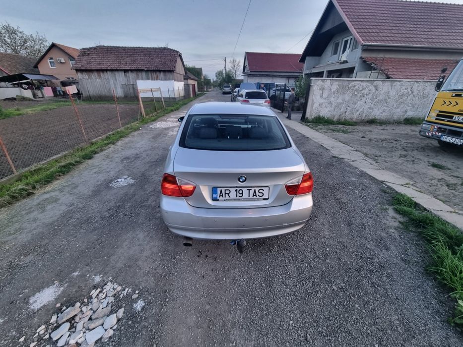 Dezmembrez bmw e90 318i
