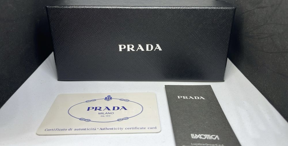 Слънчеви очила Prada
