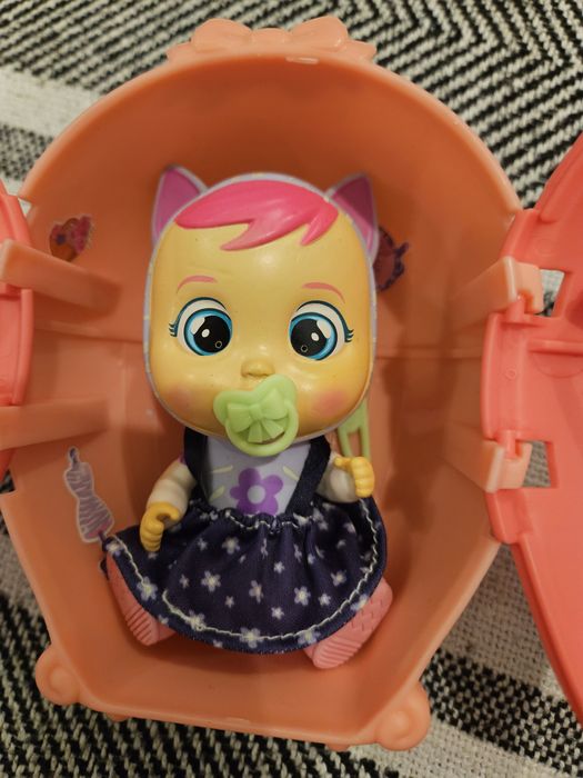 Vand CRY BABIES - cutie originala