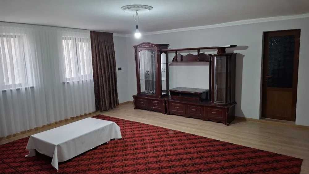 Срочно сдается дом 5 остановок от FOOD CITY.Уратачирчикский район.