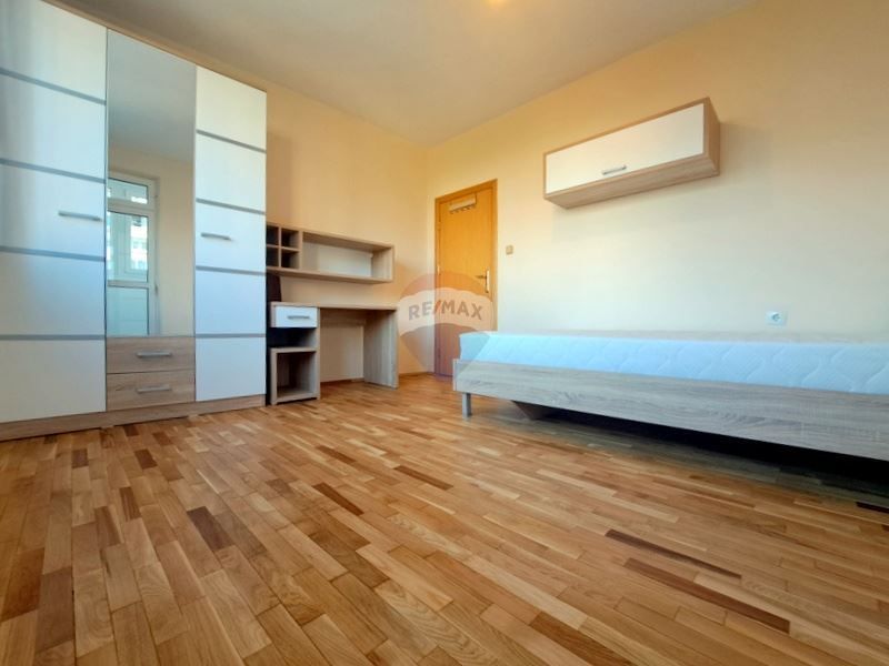 Четиристаен апартамент в района на Електрон, Варна, Т3516