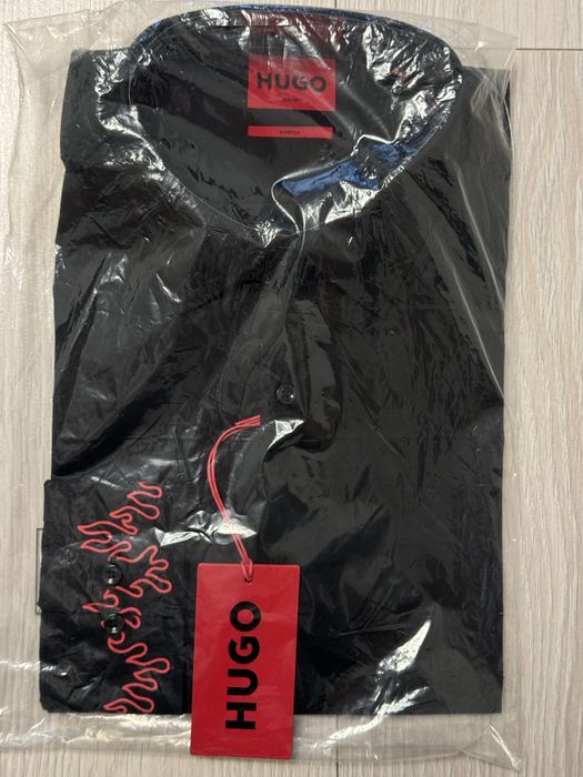 Cămașă HUGO cu Flacără pe Manșete