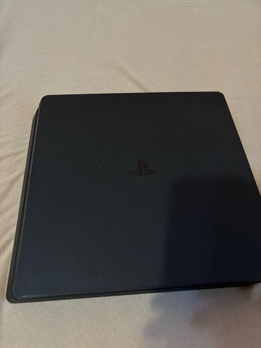 PS4 Slim 500GB + нов джойстик
