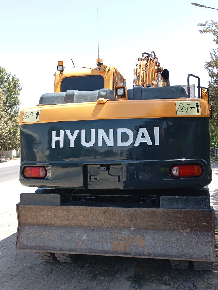 Hyundai 140w sotiladi