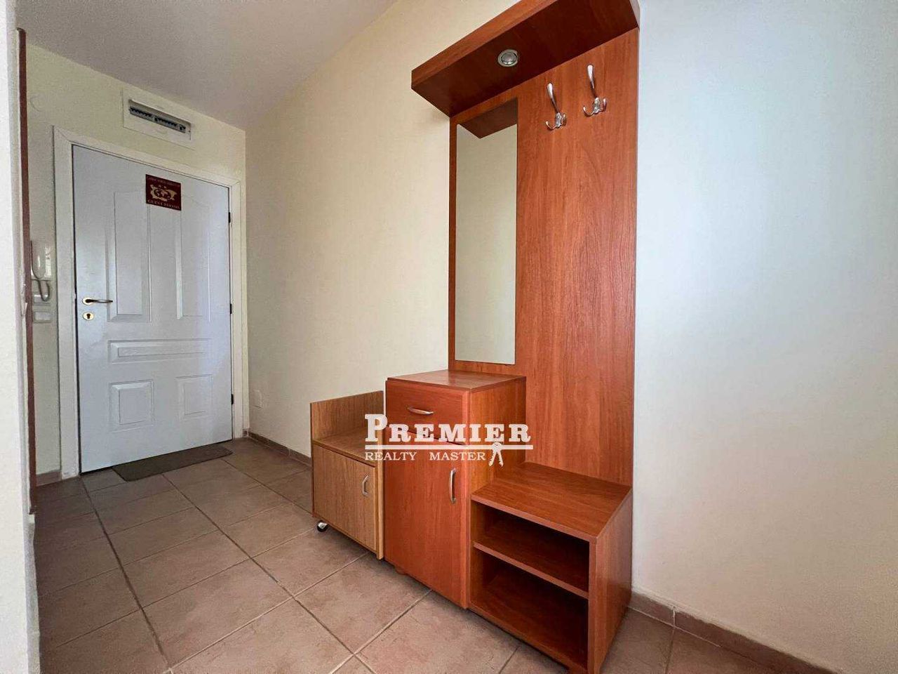 Продава се Двустаен апартамент в Поморие - 64 кв.м за 1024 €/кв.м - Снимка #1