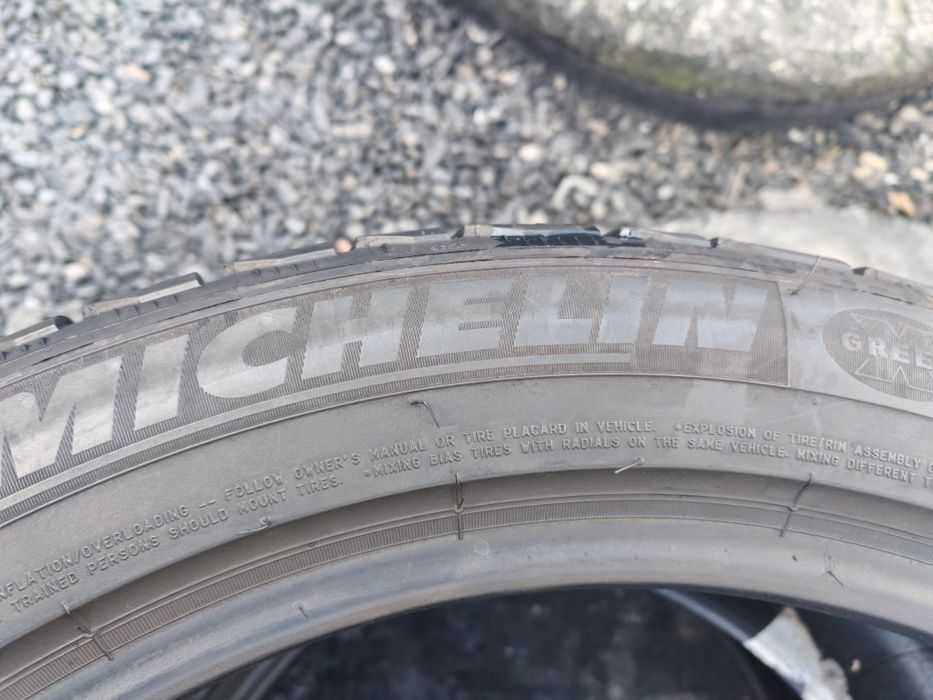 235 40 19,cu 265 40 19, câte 2buc iarna Michelin Pilot Alpin PA4,5mm