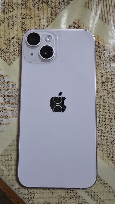 Продавам айфон 14 много запазен