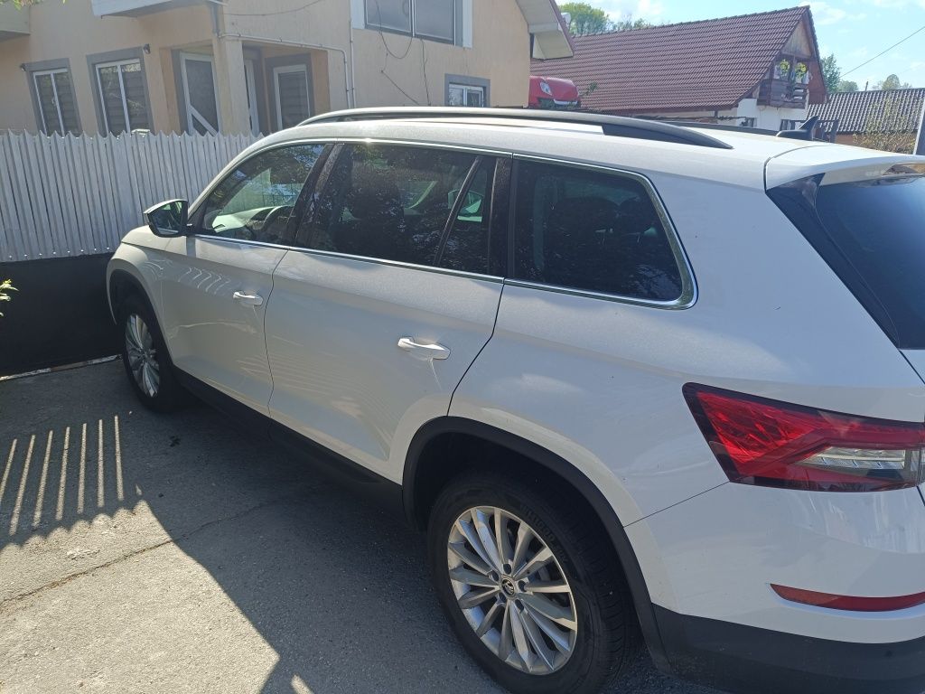 Vând mașină SKODA KODIAQ