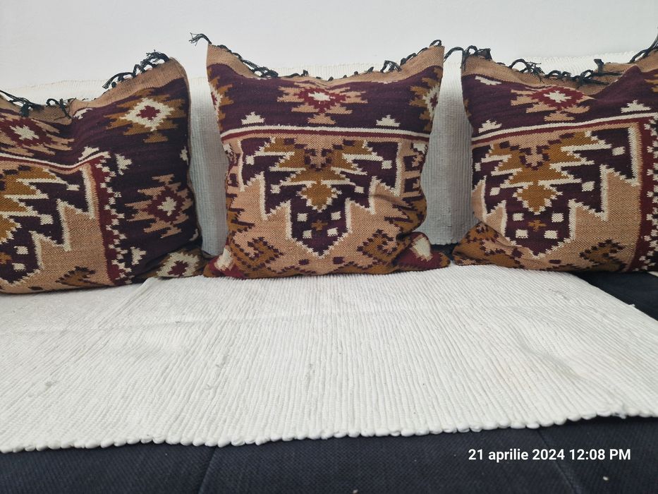 Presuri traditionale tesute la razboi, zona Transilvania