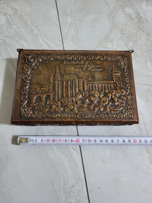 Cutie veche cupru bijuterii Castelul Corvinilor