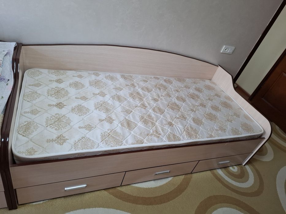 Продаётся кровать односпальная
