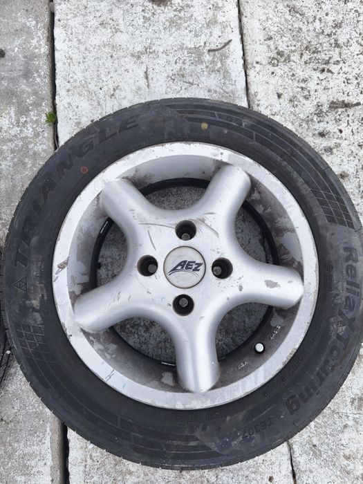 Vând 4 anvelope 175/65R14 4x100 + cauciucuri de vara negociabil