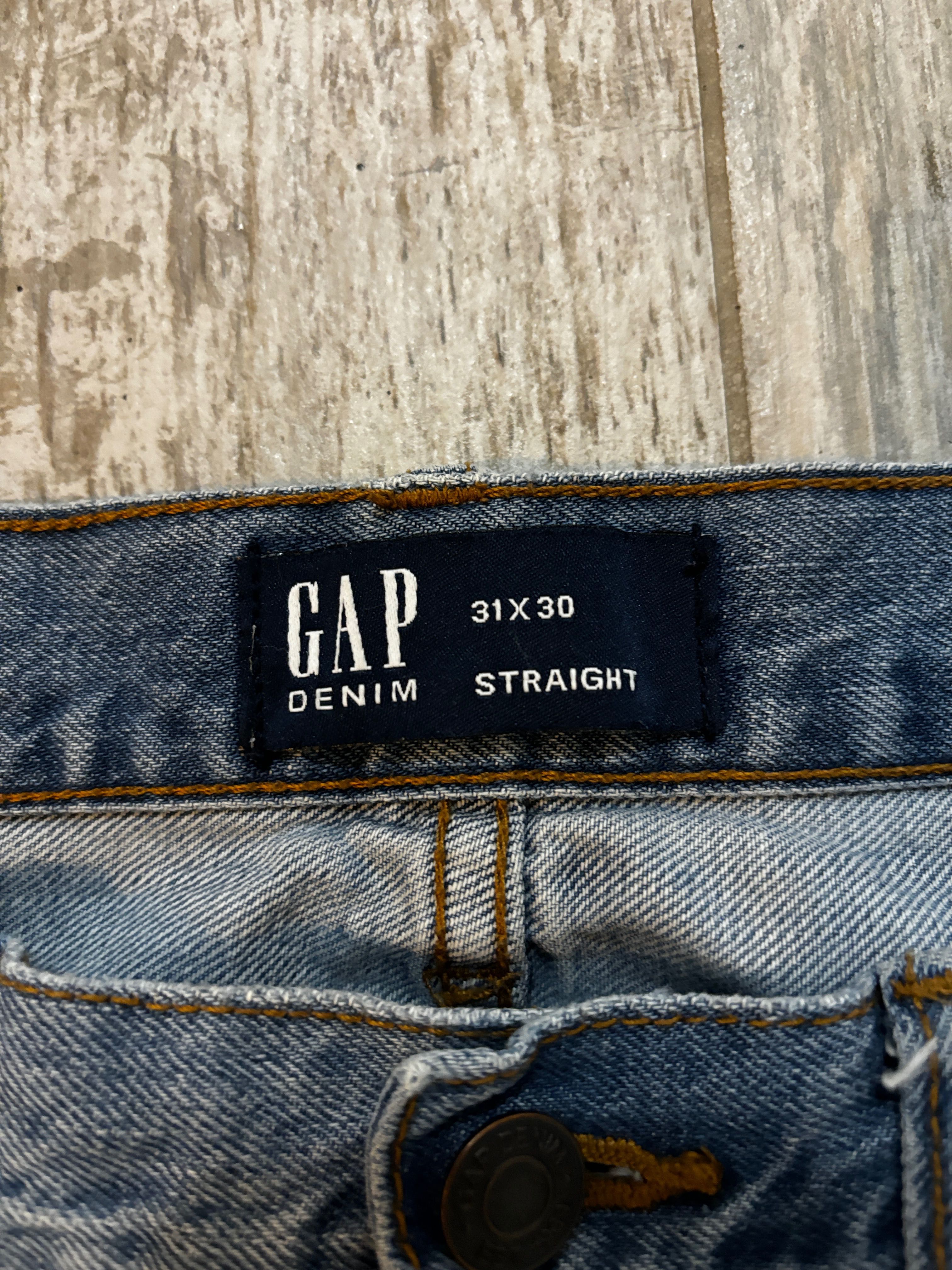 Оригинални дънки GAP, закупени от Шанз Елизе, Париж