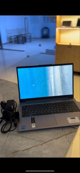 Ноутбук lenovo  в отличном состояний