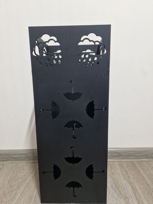 Модерен  чадърник - Здрава желязна конструкция, пространство спестяващ