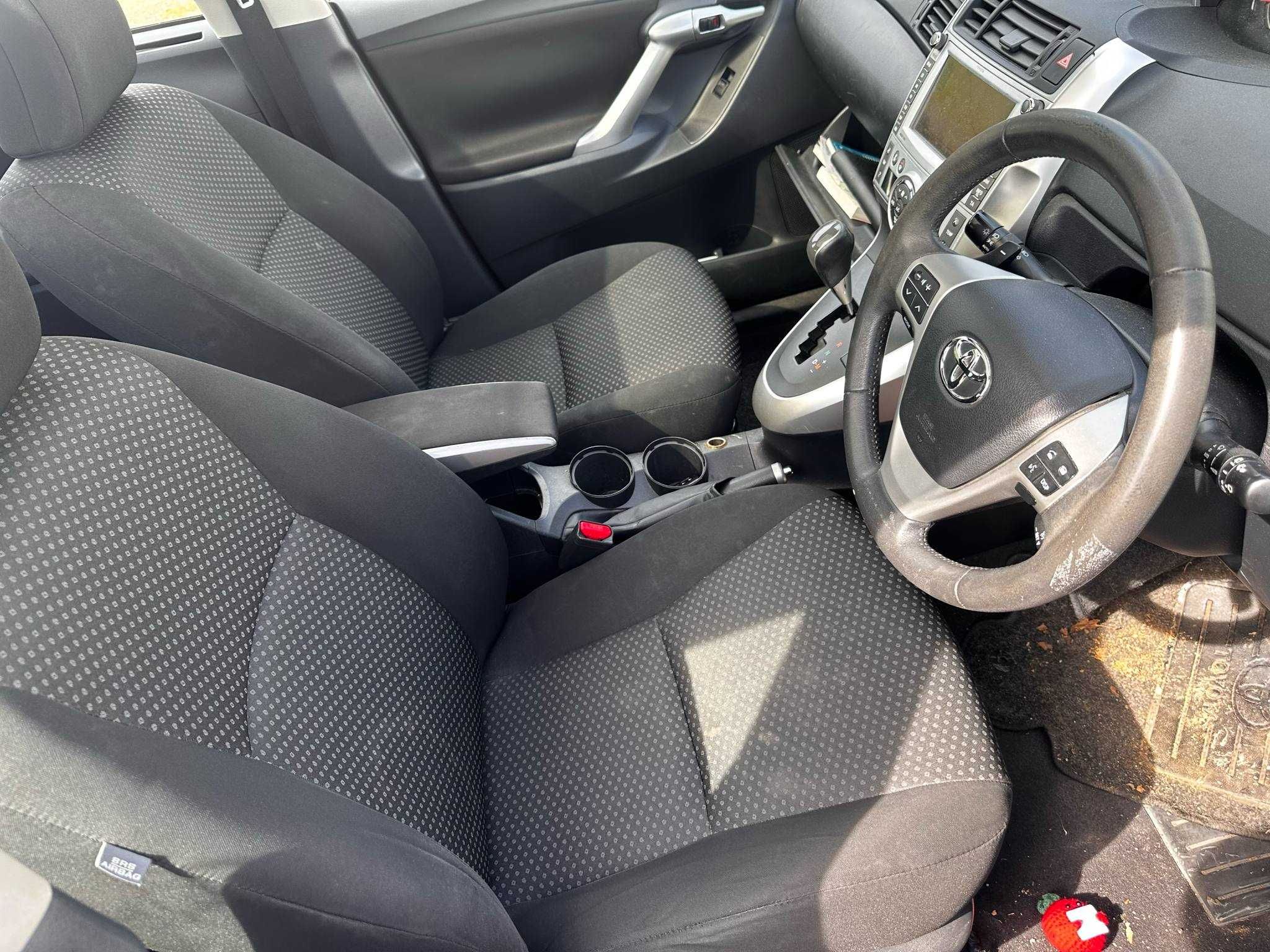На части  Toyota Verso 2.2 D-CAT 150 кс автоматик Start/Stop 2009–2011