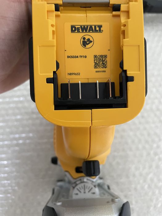 DeWALT Pendular DCS 334 XR. / (CZECH REPUBLIC.) Original Nou !