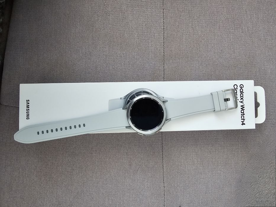 Samsung Galaxy Watch4 Classic 46mm LTE, stare perfectă