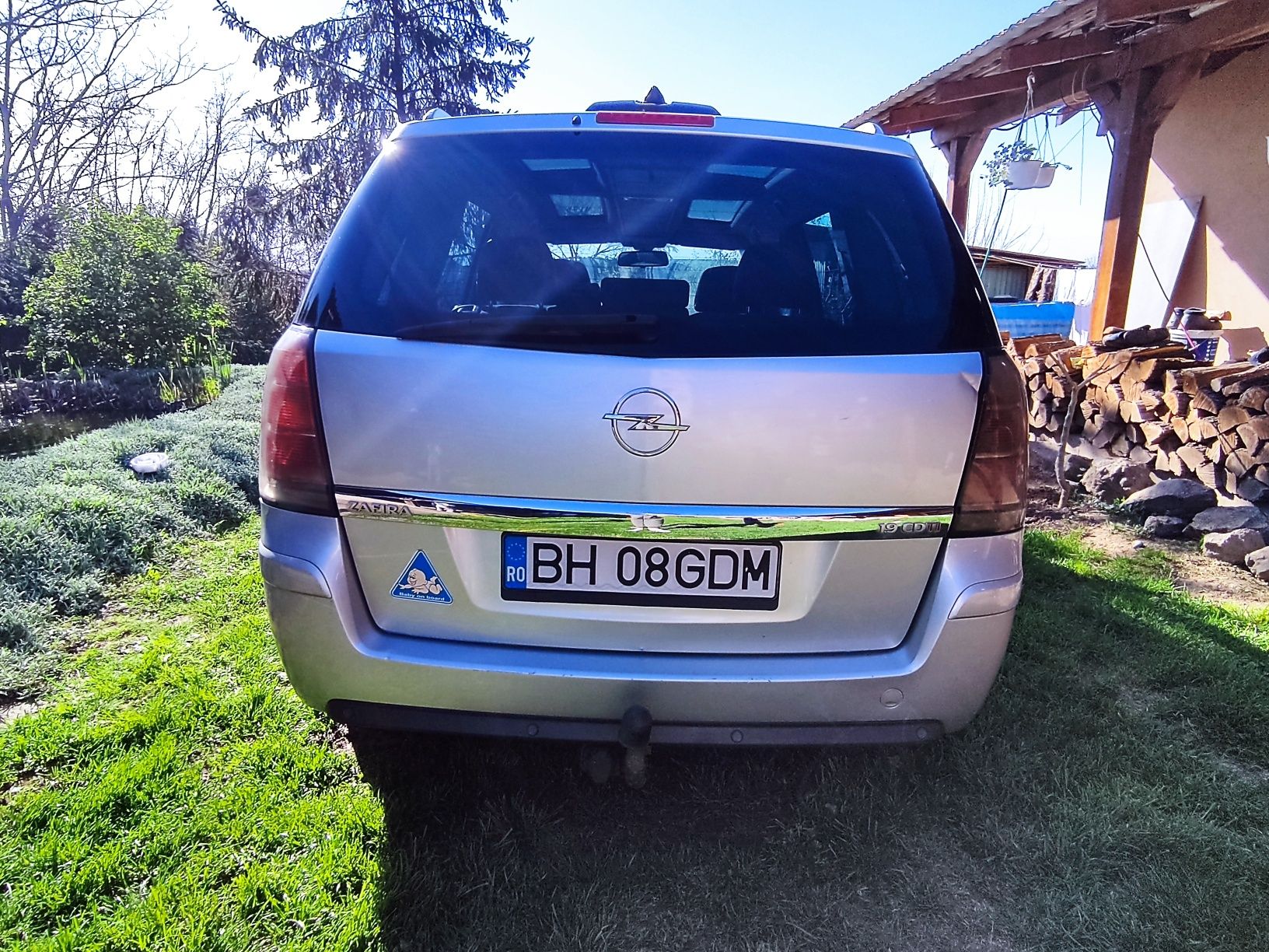 Opel Zafira B 2005 1.9 manual