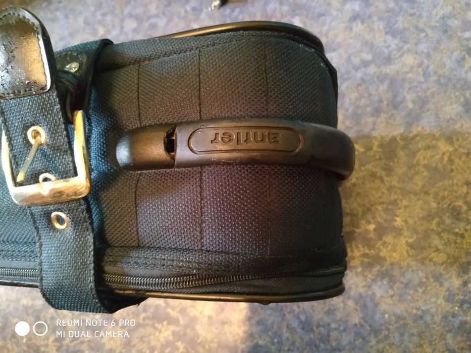 Продаю большой чемодан.