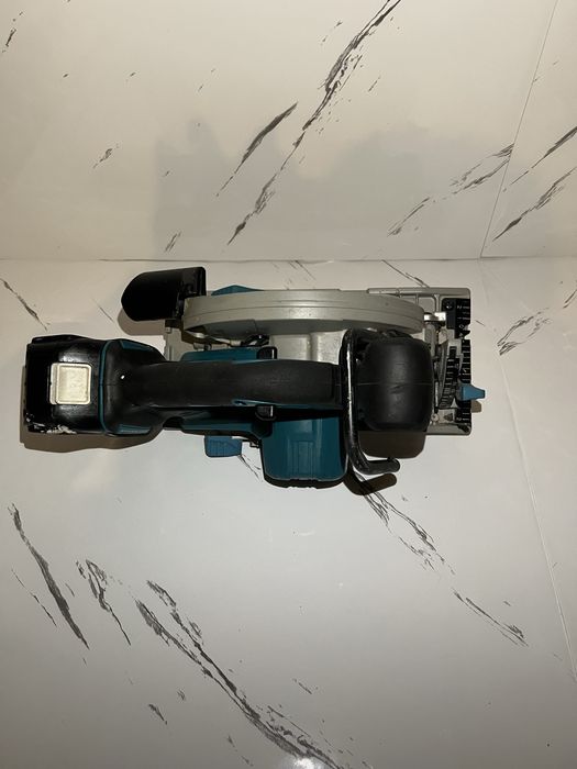 Circular Manual Makita DHS680