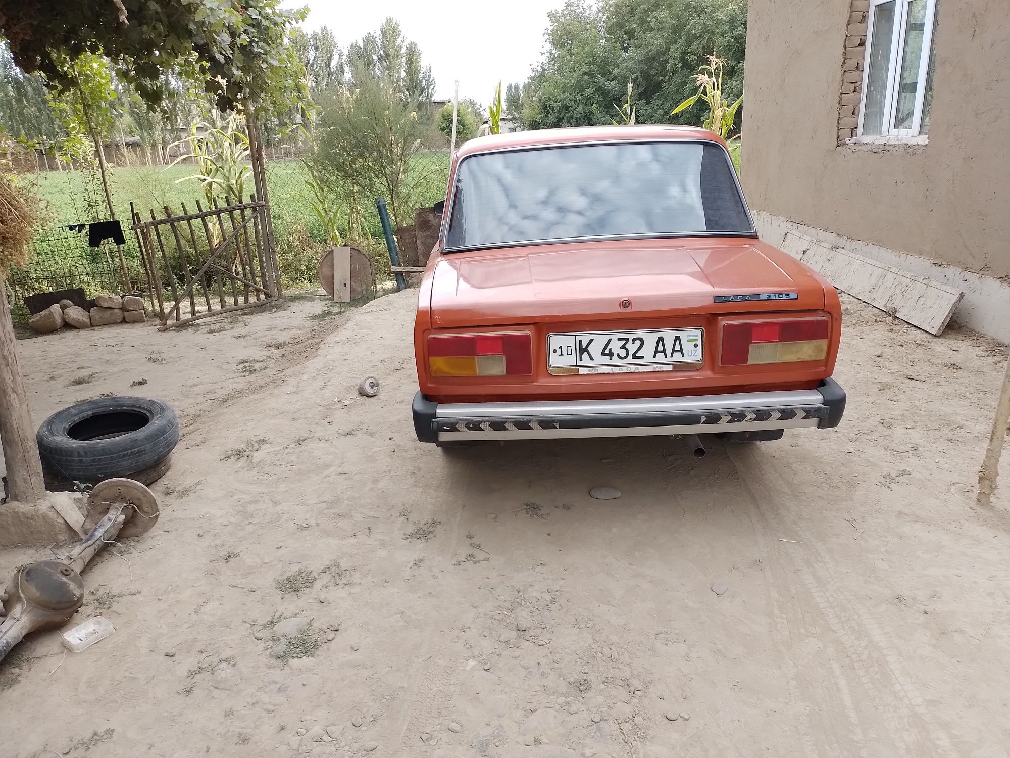 Vaz 21 05 moshina sotiladi