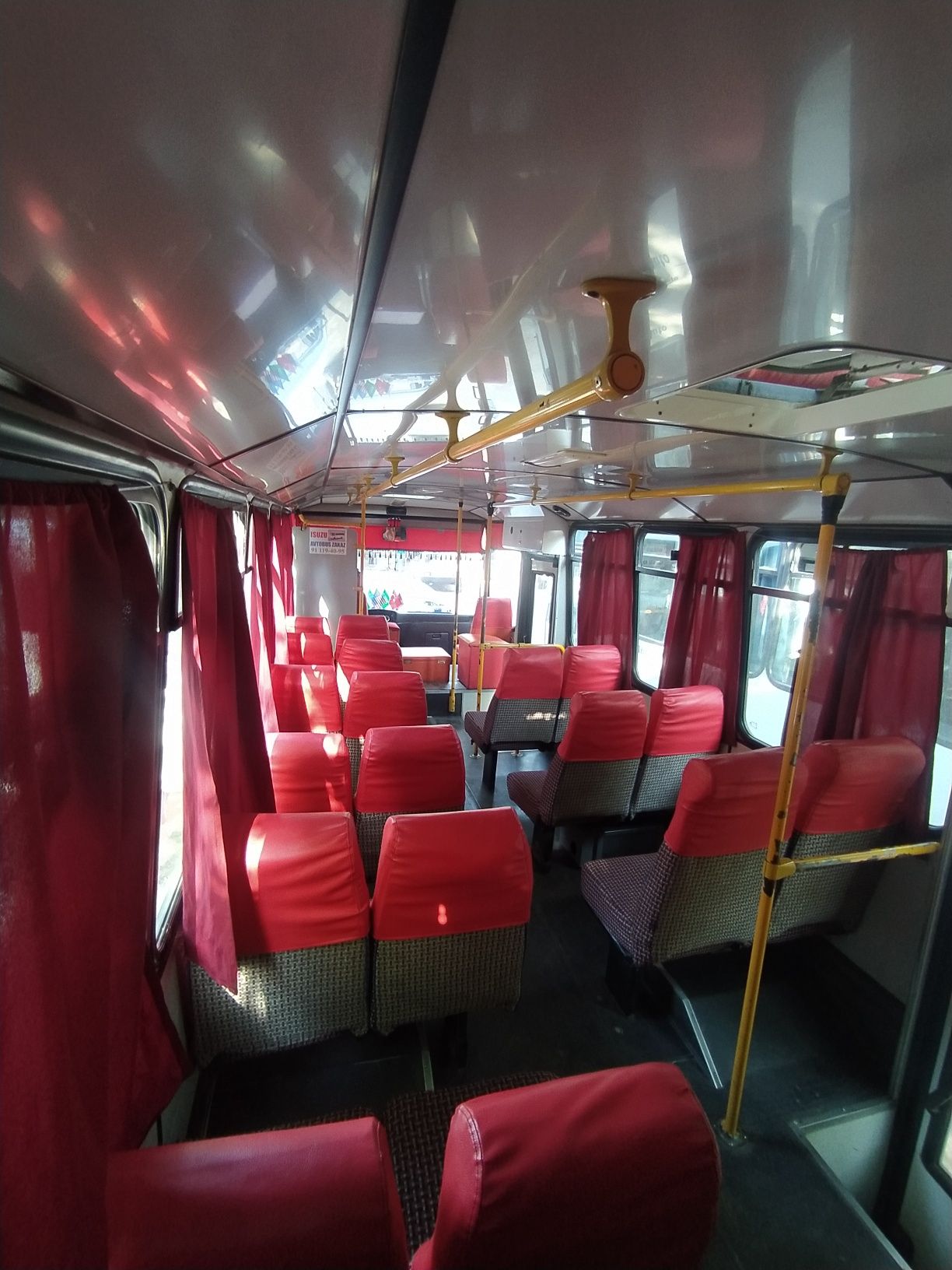 Isuzu avtobus xizmati