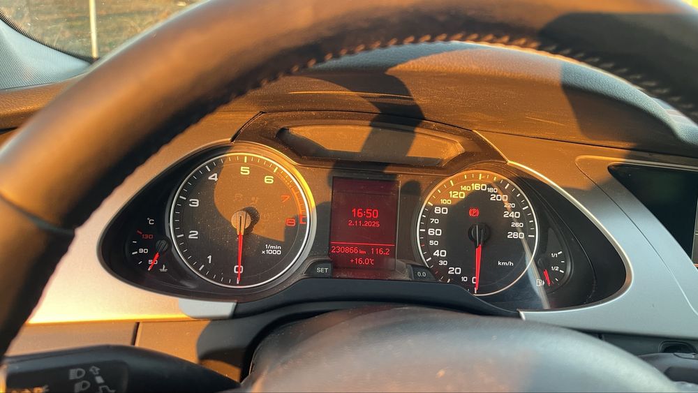 Audi a4 B8 2009 mai multe detalii privat