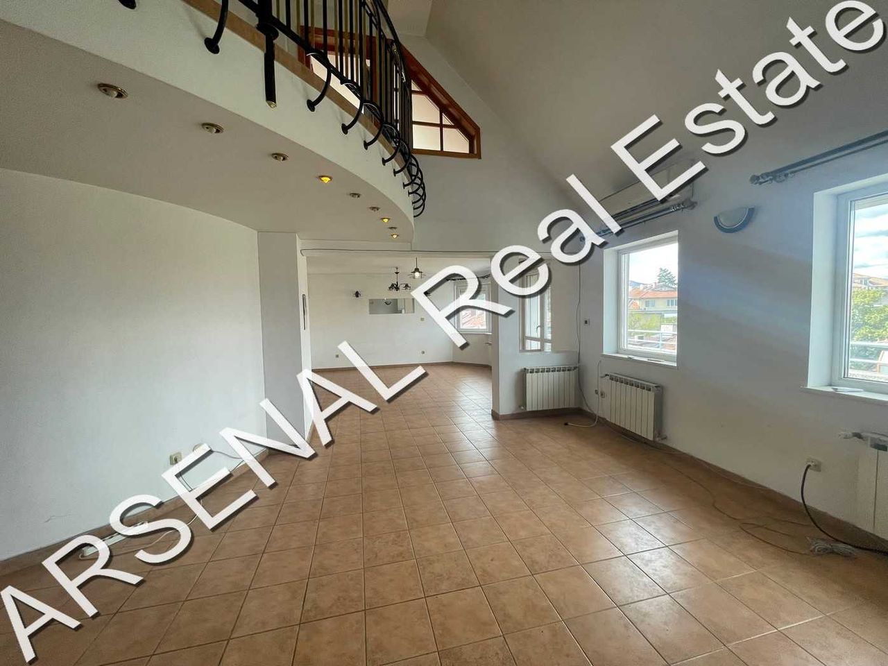 Дава се под наем Мезонет в София, Лозенец - 280 кв.м за 1100 € - Снимка #2