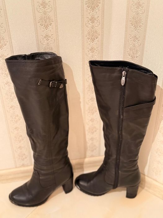 Продам кожаные сапоги