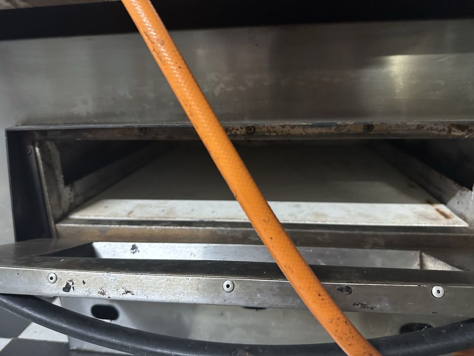 Пицарска фурна MERSO ,комбинирана газ и ток.