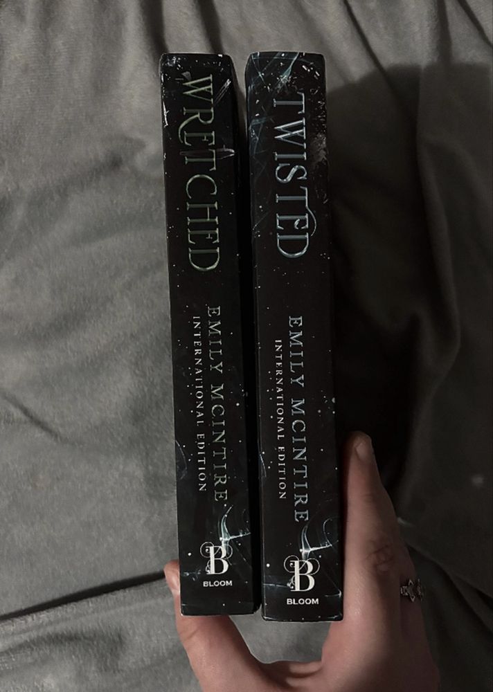 Wretched Twisted si Scarred Emily McIntire Dark Romance set