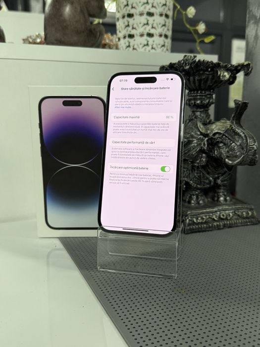 Vand iphone 14 pro de 256 gb impecabil