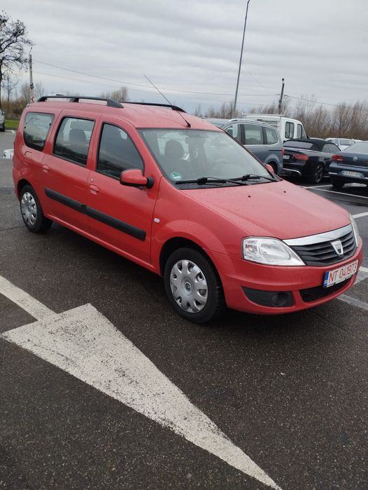 De vânzare Dacia Logan MCV, 7 locuri, motor 1.6 benzină,16V, anul 2010