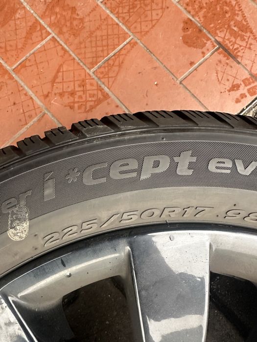 Set roti iarna Hankook BMW 225/50R17 3000km rulati DOT 2024