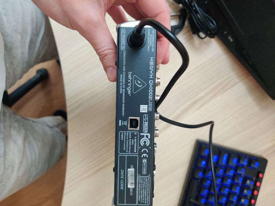 Микрофон Behringer B-1 конденсаторный студийный