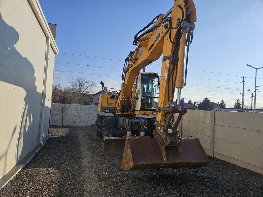 Inchirere Excavator pe pneuri Liebherr A 316