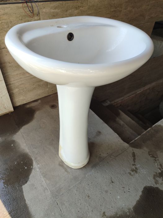 Раковина с тумбой