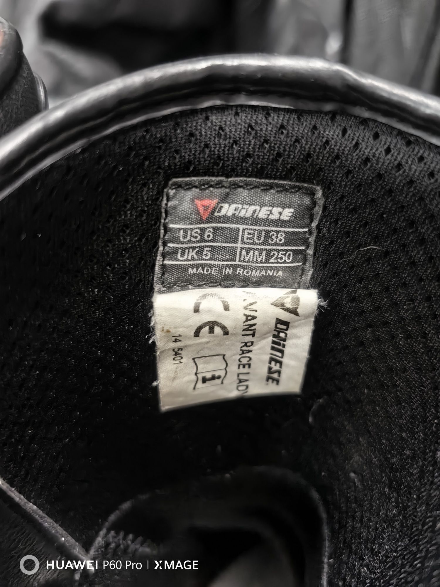 Мото ботуши Dainese номер 38
Номер 38